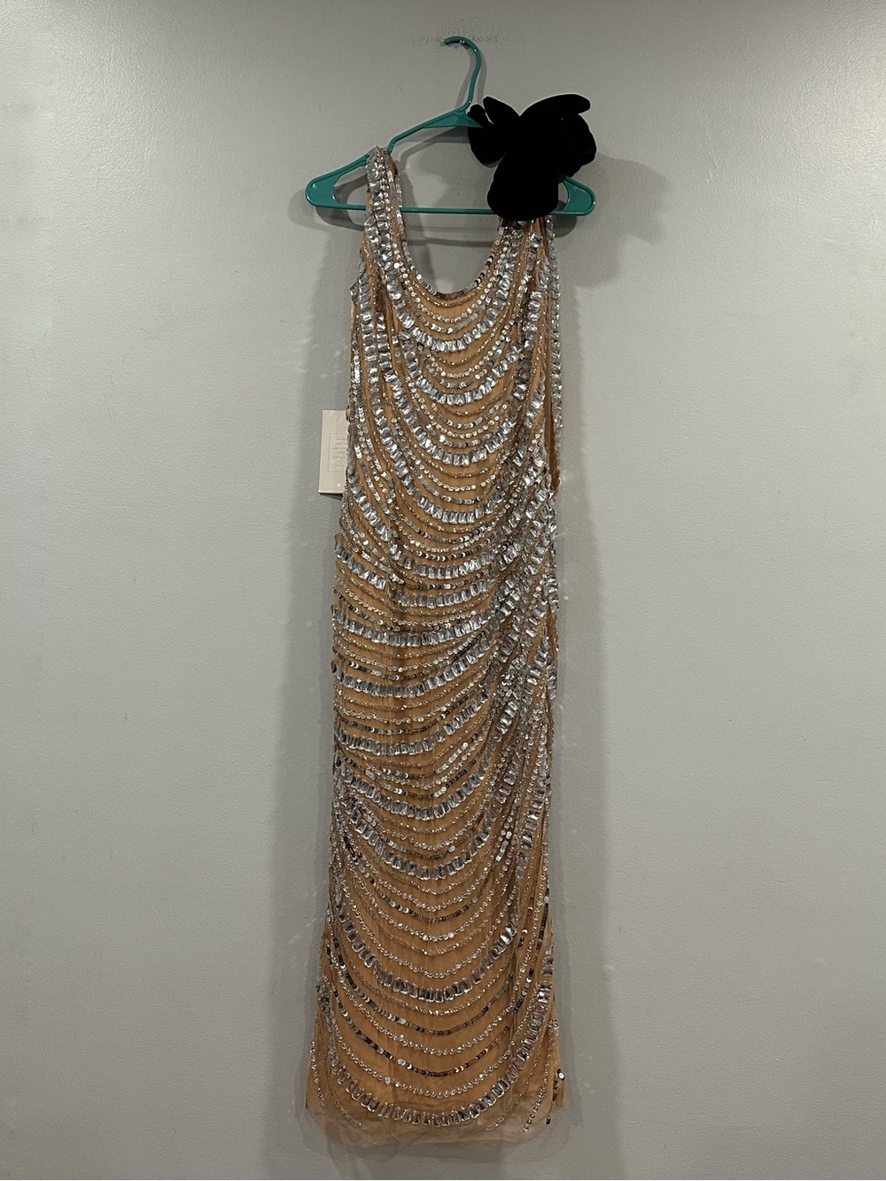 Mac Duggal 94285 Silver Nude Sequin Cowl Maxi Dress With Velvet Flower Sz 2